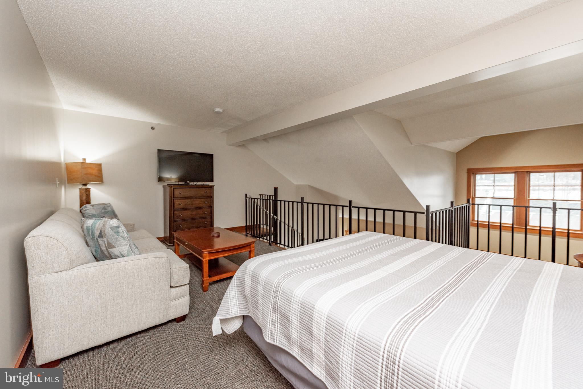 SILVER TREE SUITES - Residential