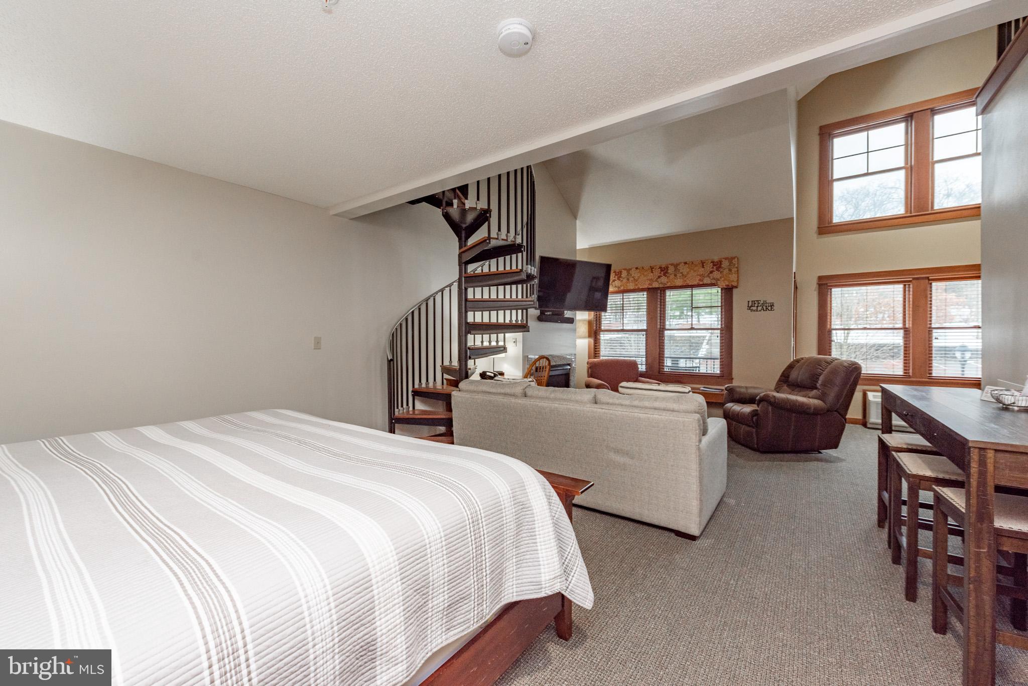 SILVER TREE SUITES - Residential