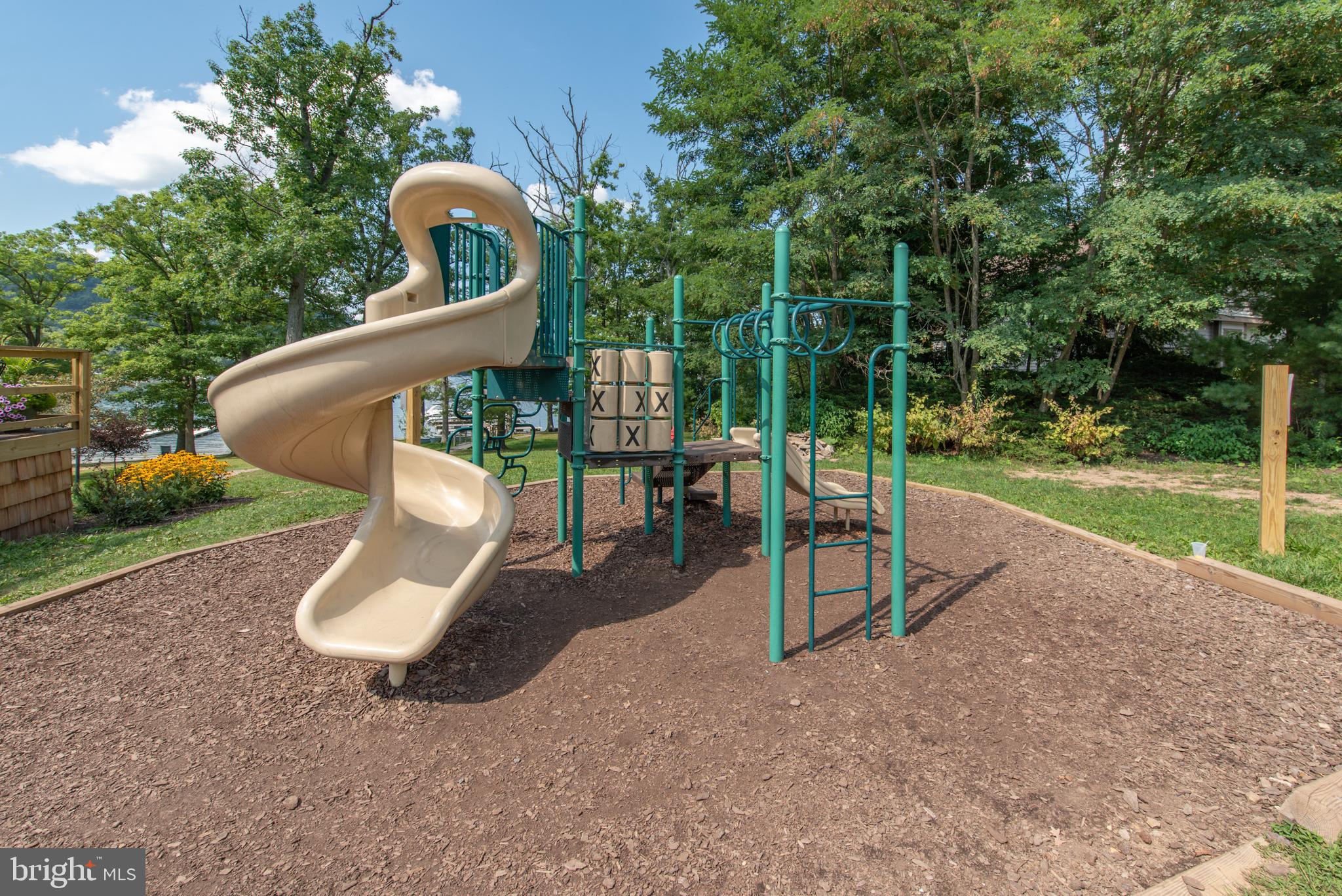 SILVER TREE SUITES - Residential