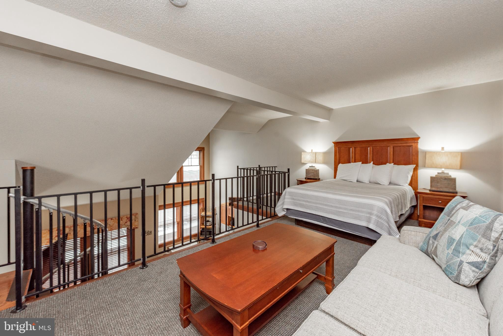 SILVER TREE SUITES - Residential