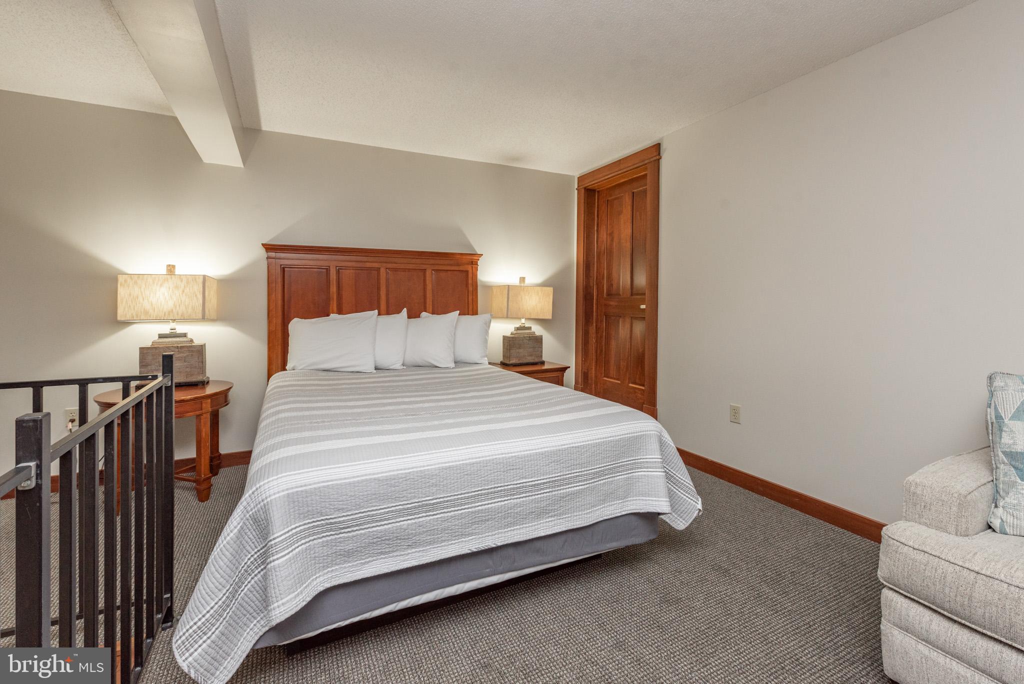 SILVER TREE SUITES - Residential