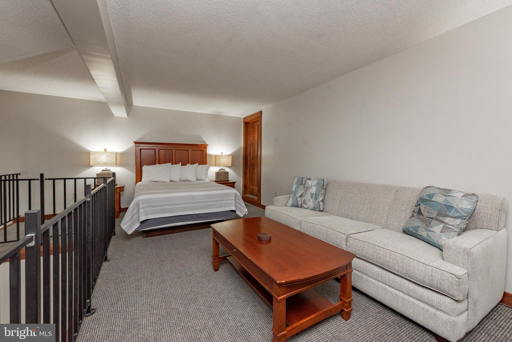 SILVER TREE SUITES - Residential