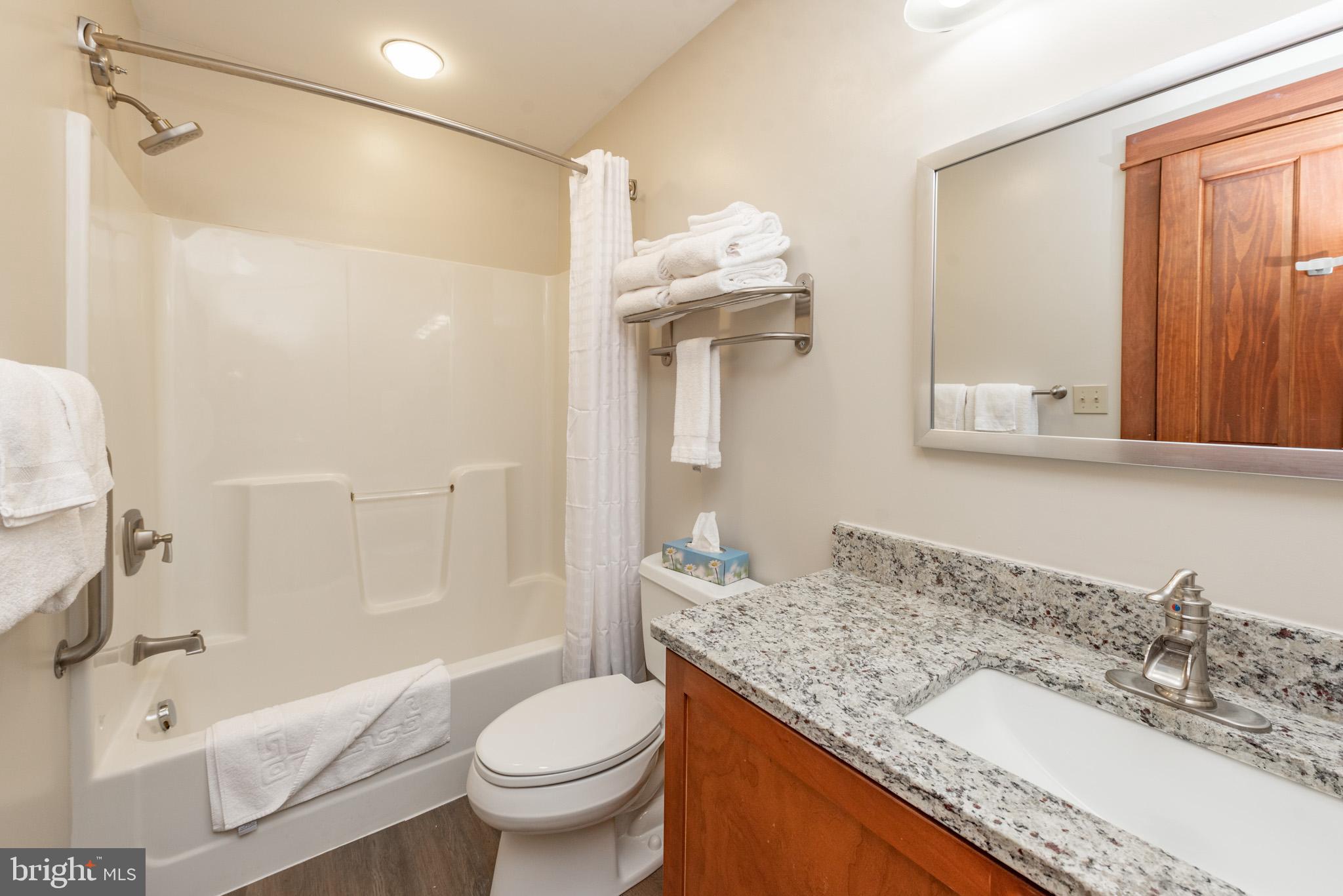 SILVER TREE SUITES - Residential