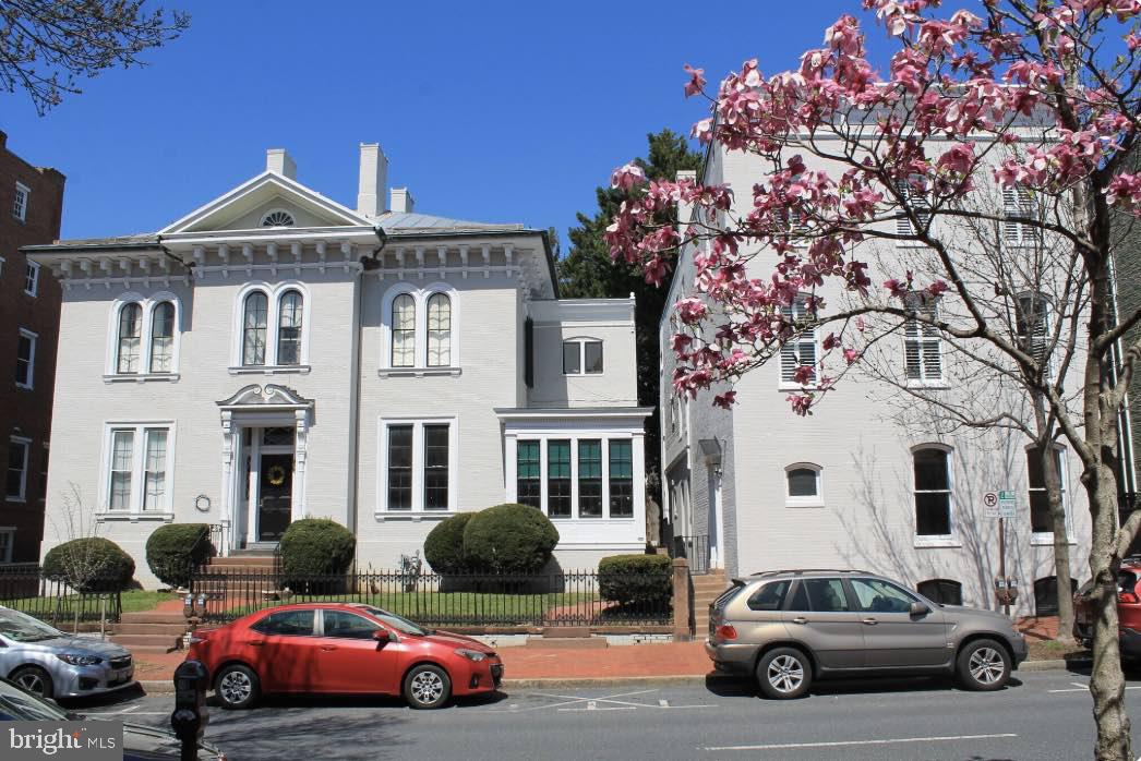 FREDERICK HISTORIC DISTRICT - Residential Lease