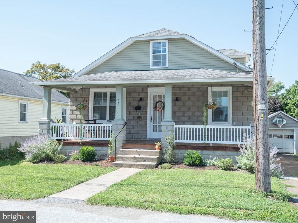 Photo of 28 E 3rd Street, Quarryville, PA 17566 (MLS # PALA2046006)