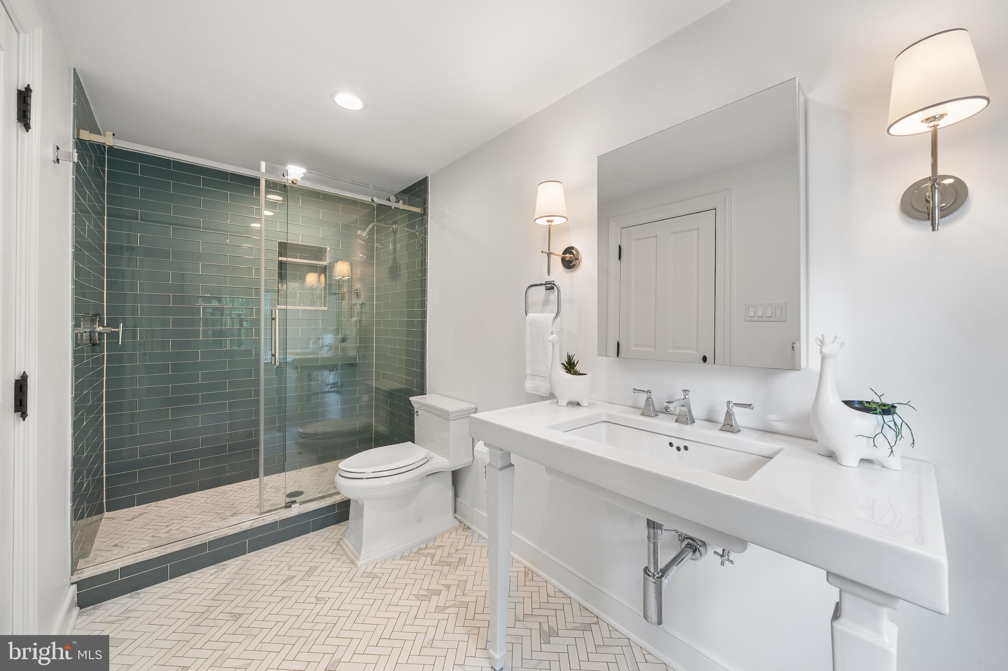 RADNOR HUNT - Residential