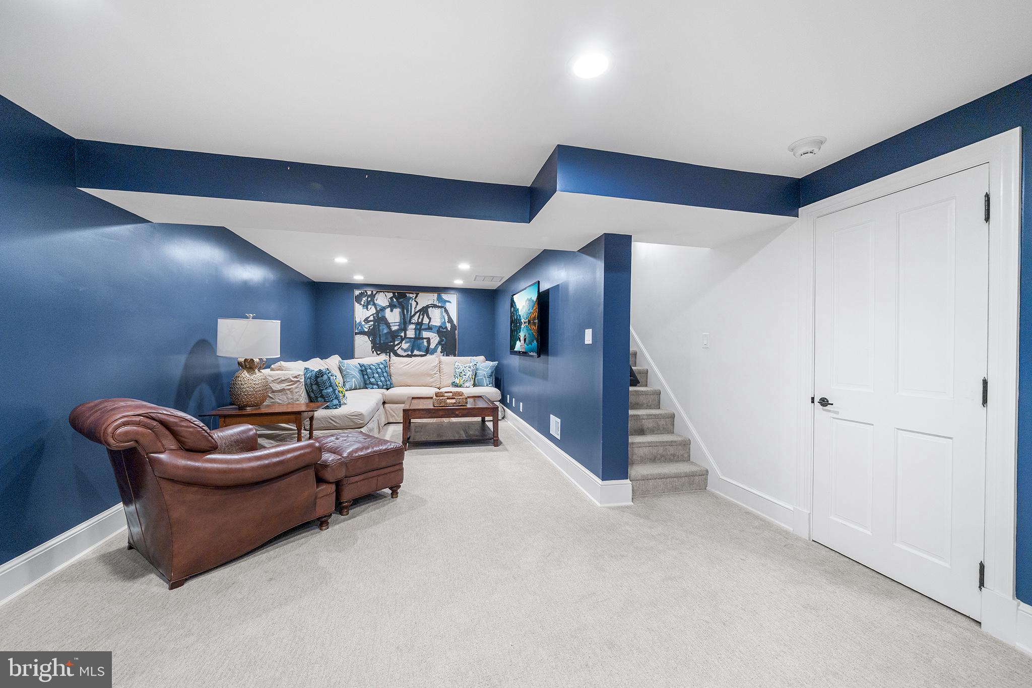 RADNOR HUNT - Residential