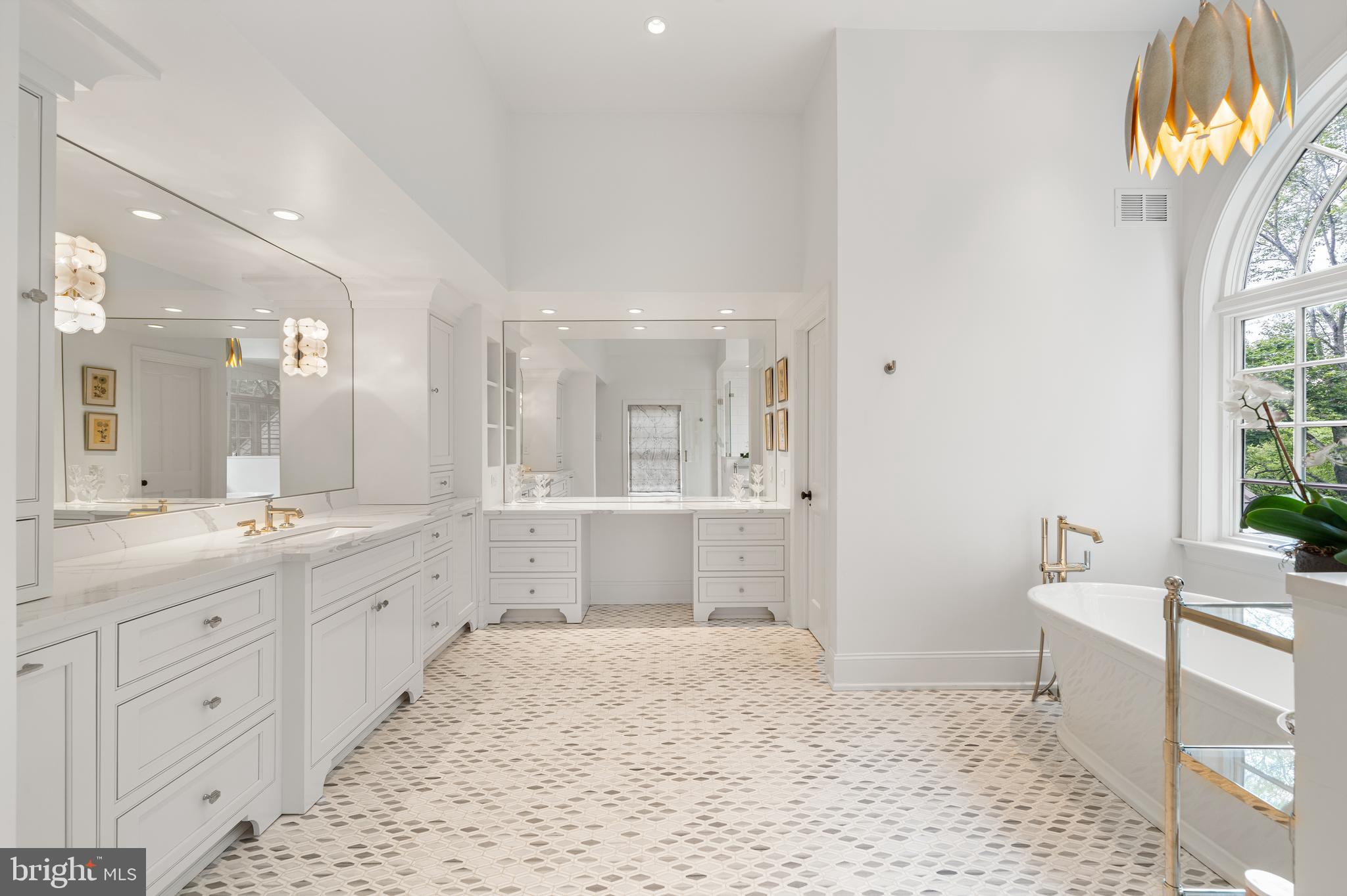 RADNOR HUNT - Residential