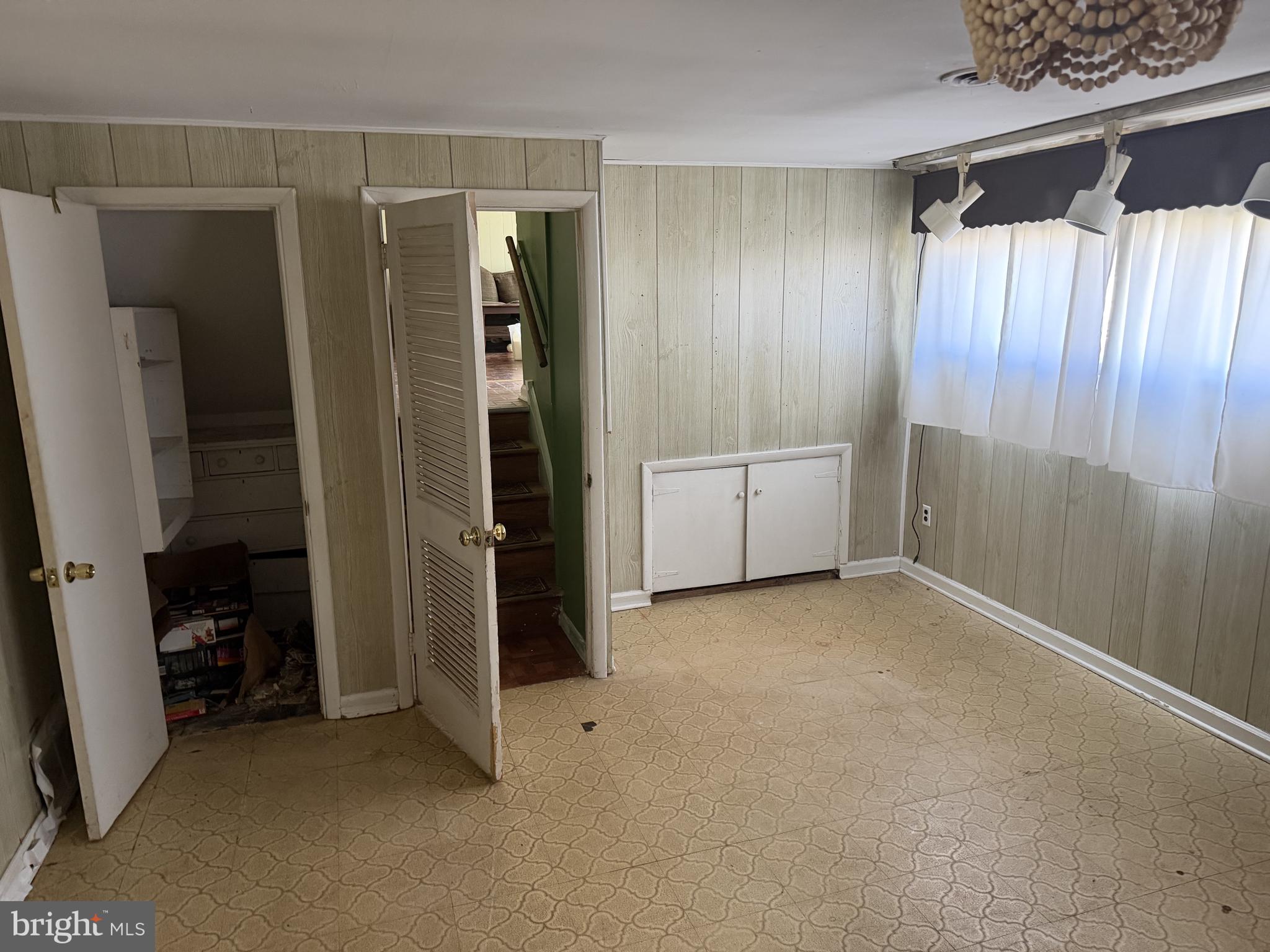 ASHBOURNE HILLS - Residential