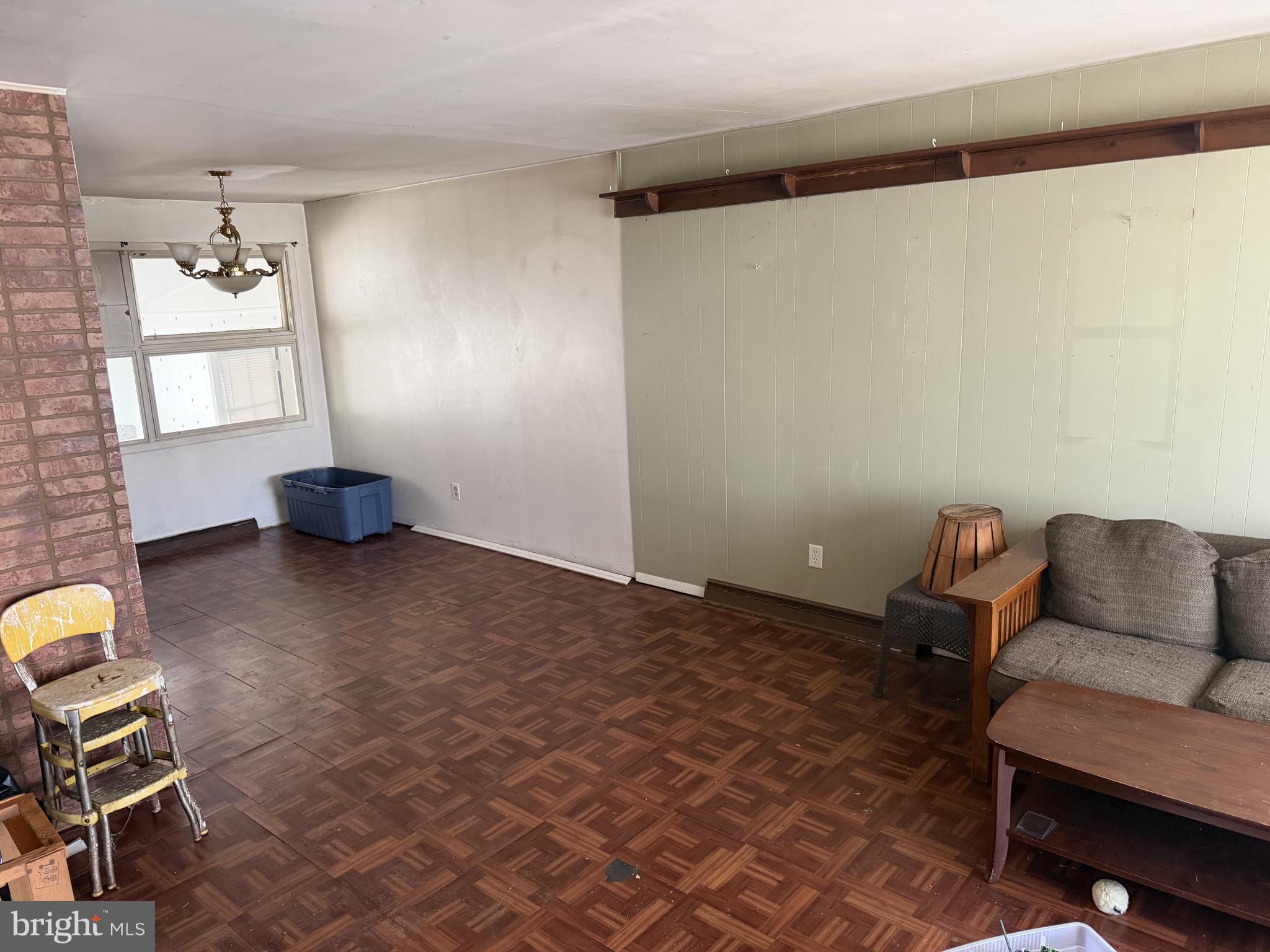 ASHBOURNE HILLS - Residential