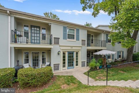 8360B DUNHAM COURT 630 SPRINGFIELD VA 22152