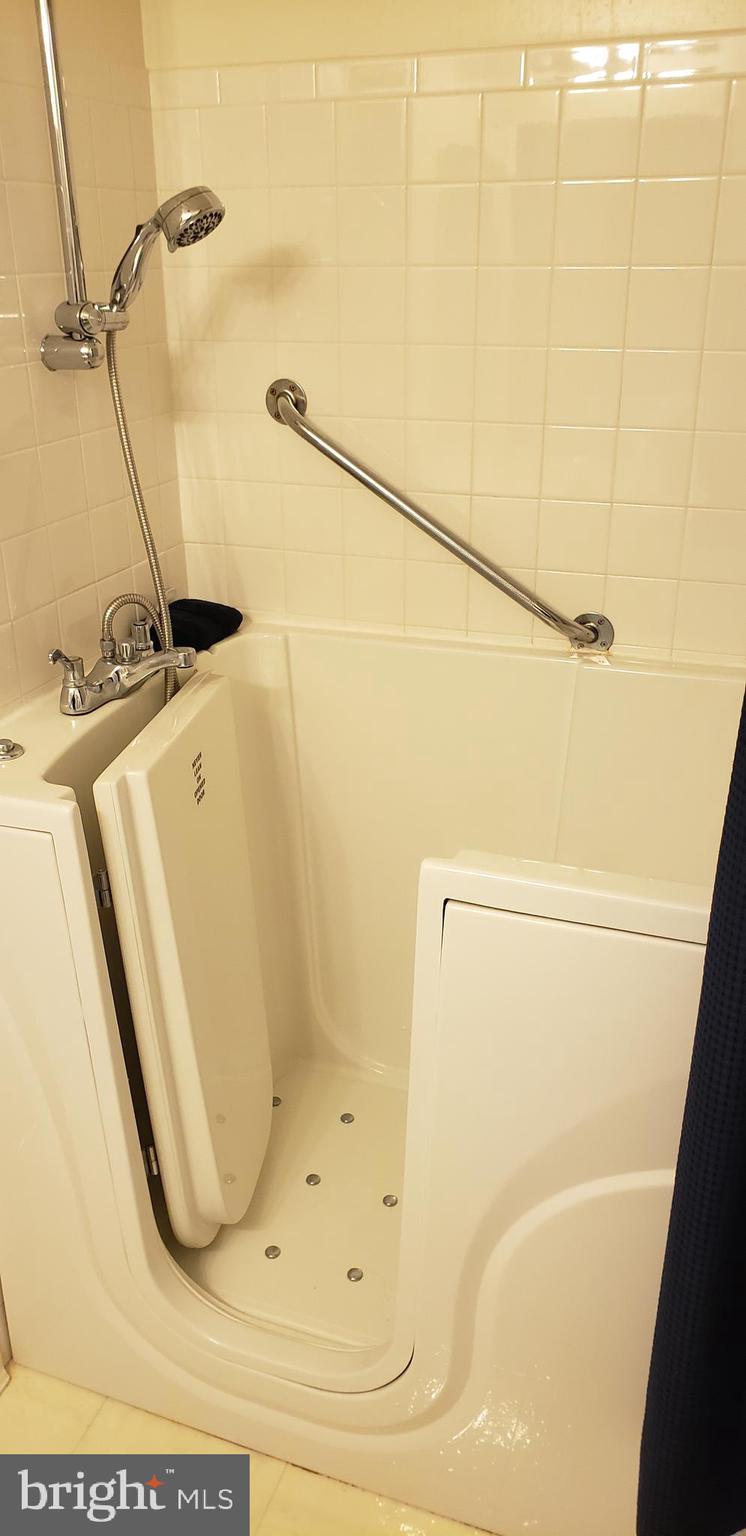 BRIGHT OAKS - Residential