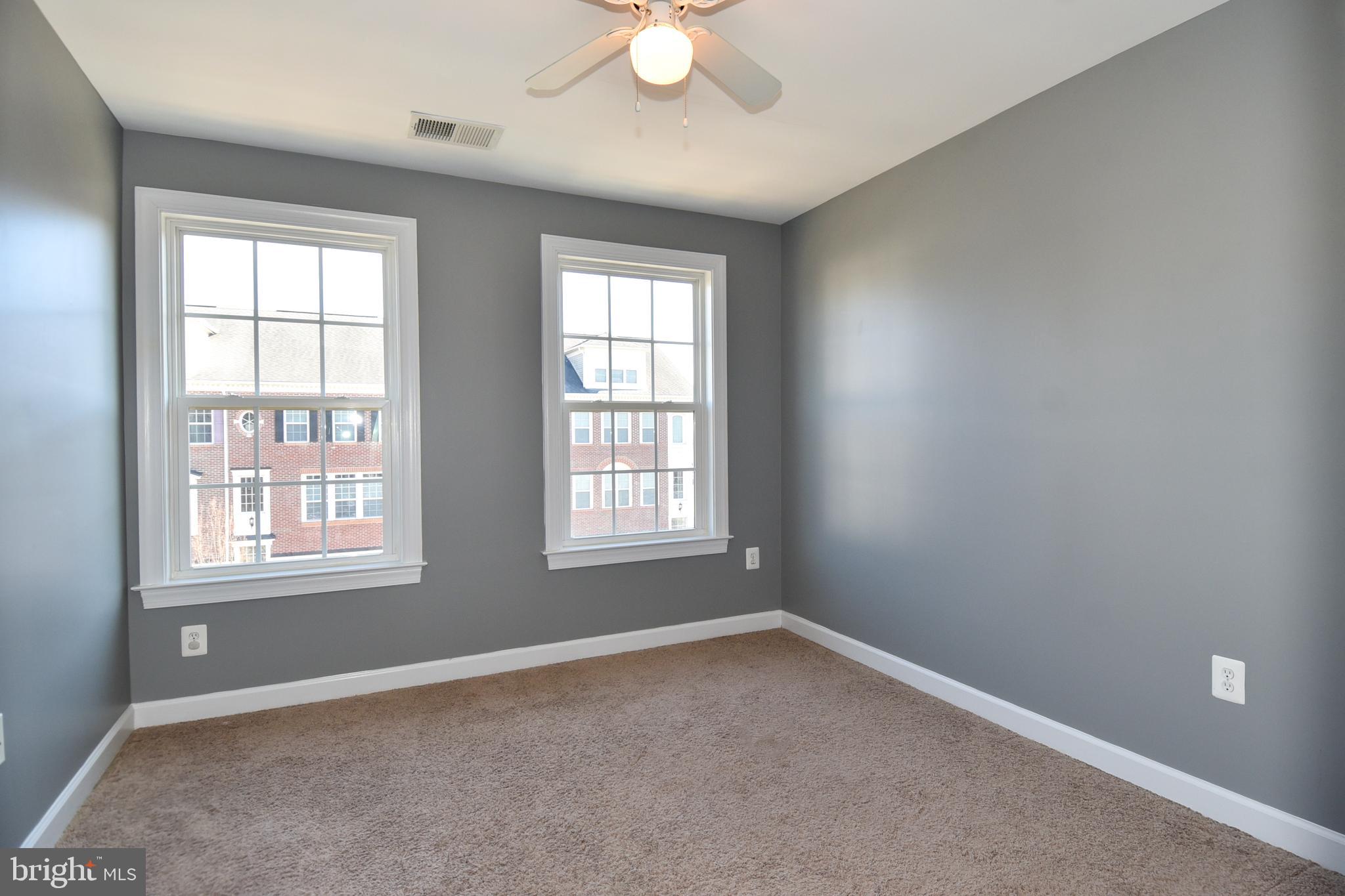 OAK CREEK CLUB - Residential