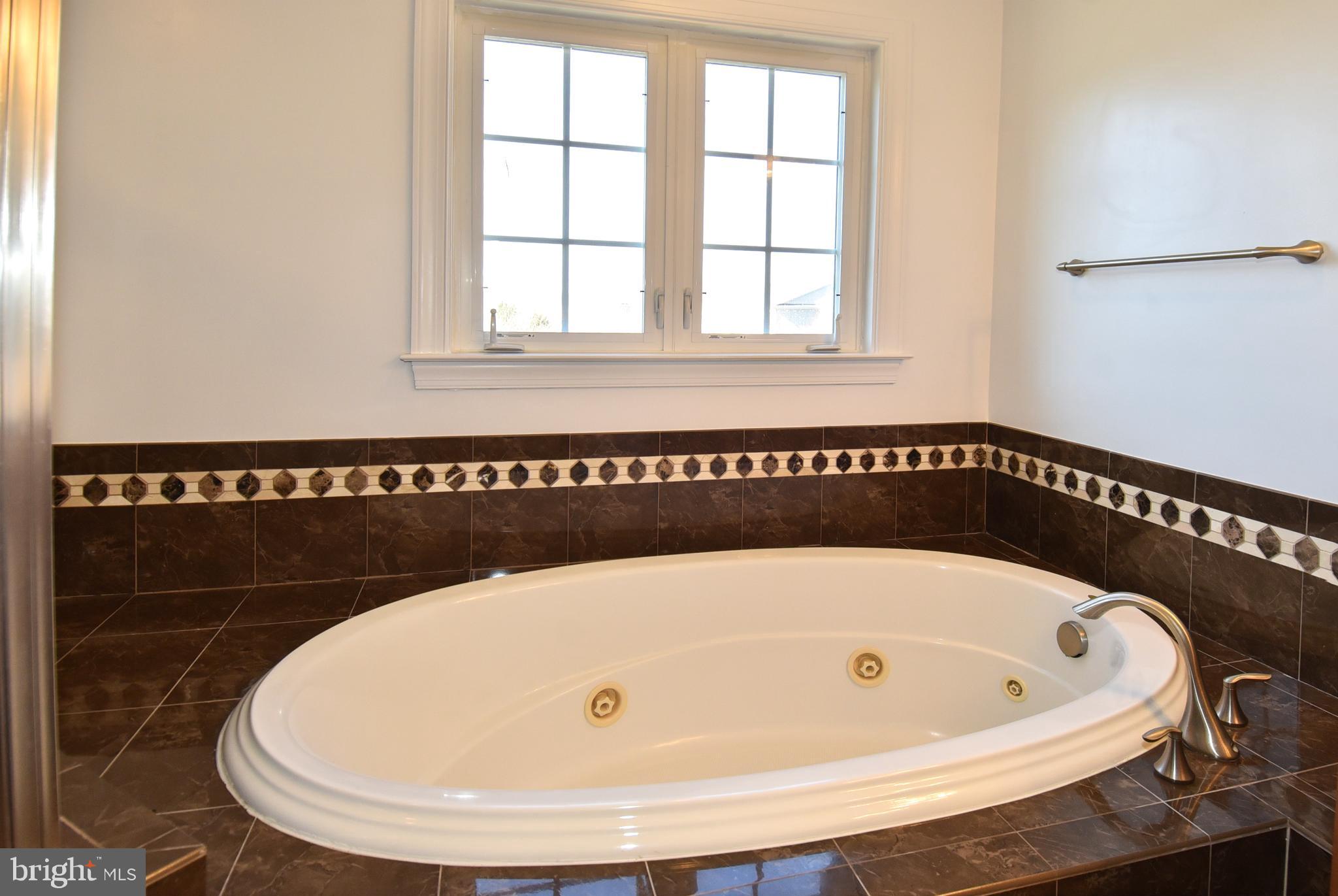 OAK CREEK CLUB - Residential