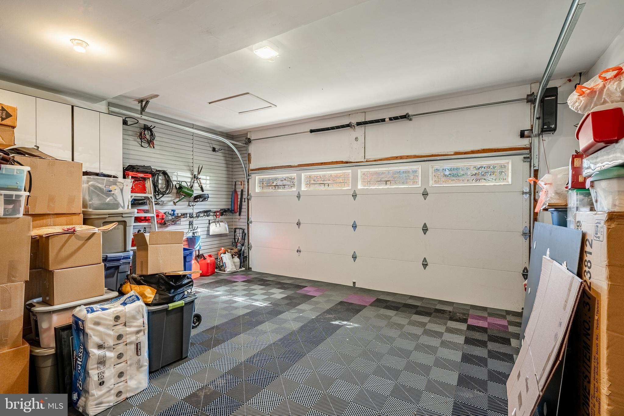 EAGLE HUNT - Residential