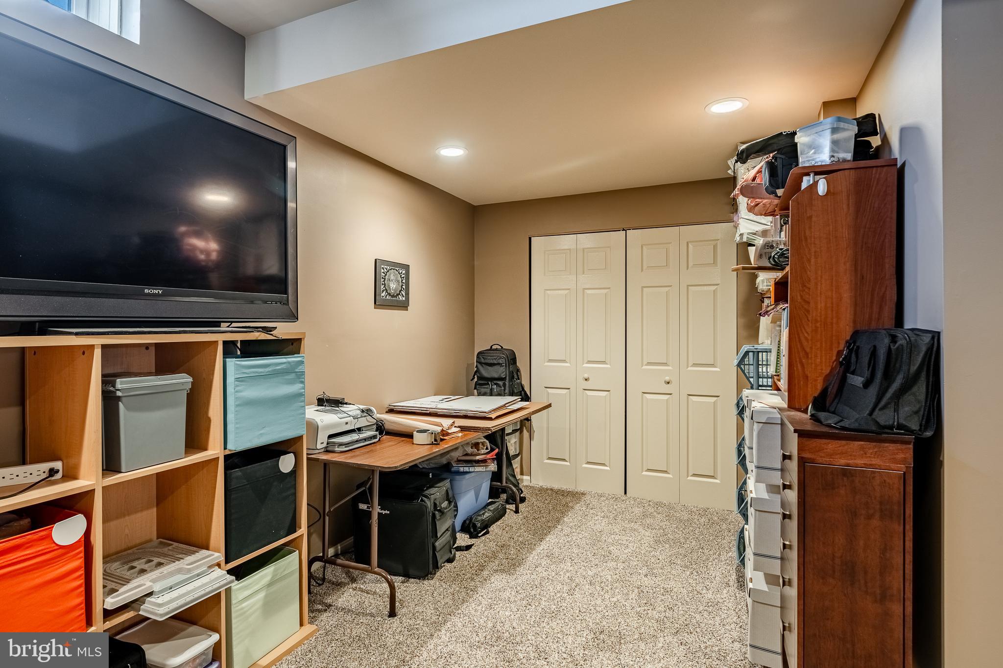 EAGLE HUNT - Residential