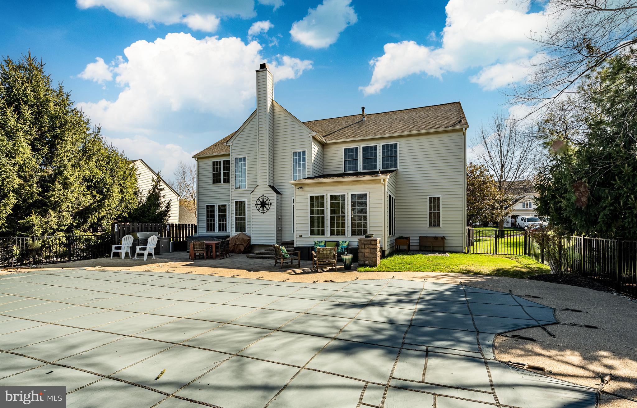 EAGLE HUNT - Residential