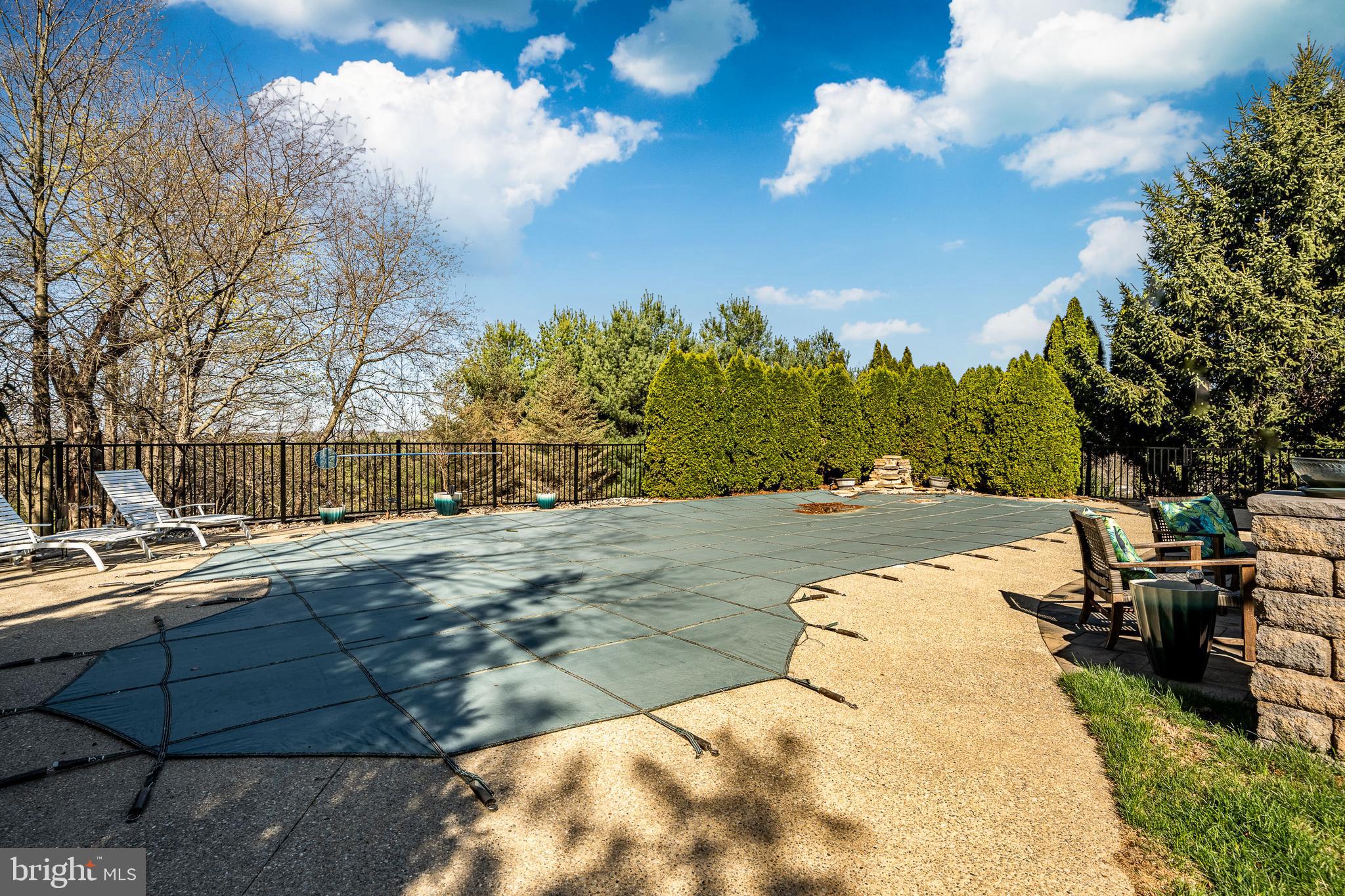 EAGLE HUNT - Residential