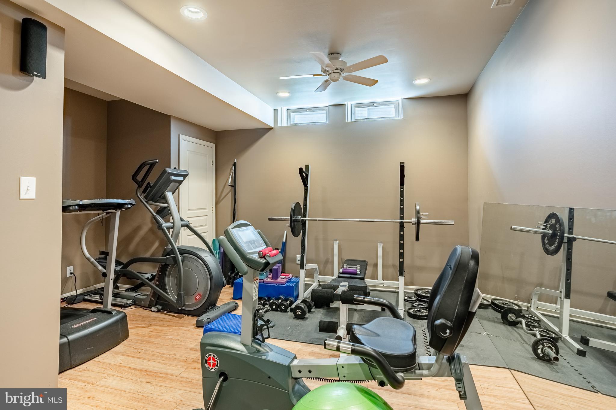 EAGLE HUNT - Residential