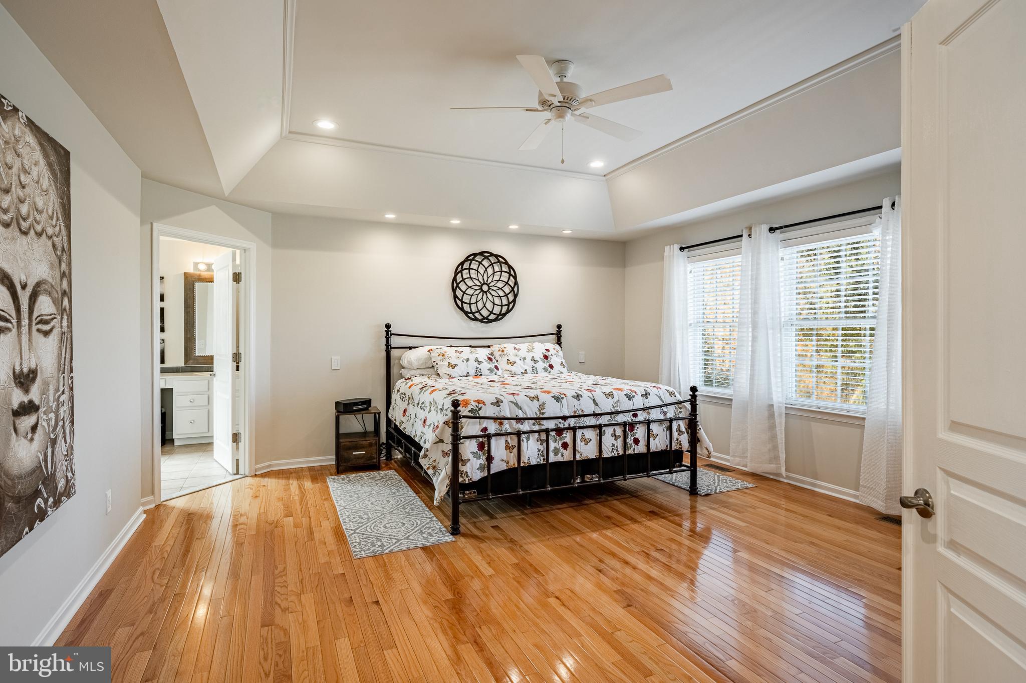 EAGLE HUNT - Residential