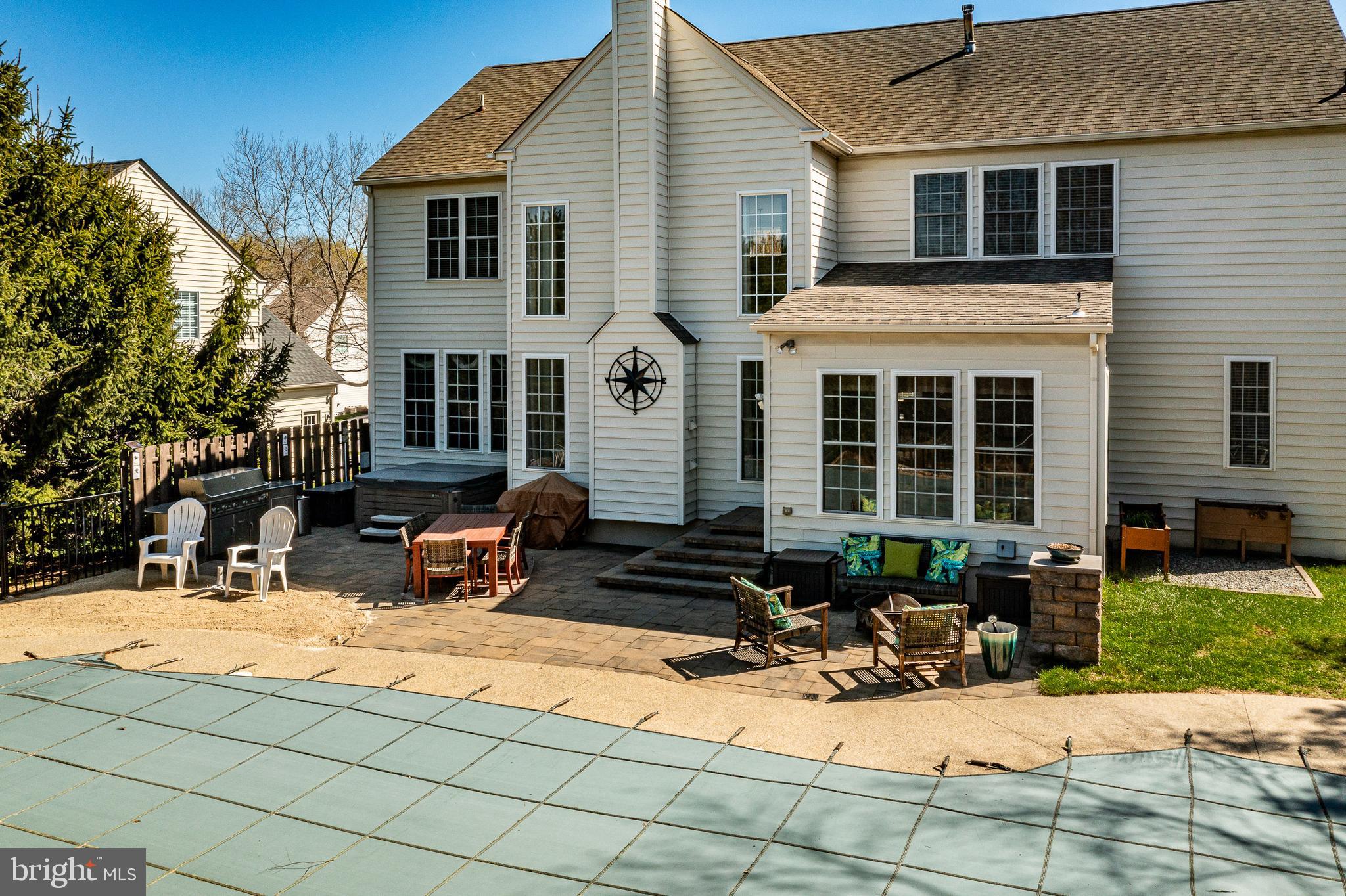 EAGLE HUNT - Residential