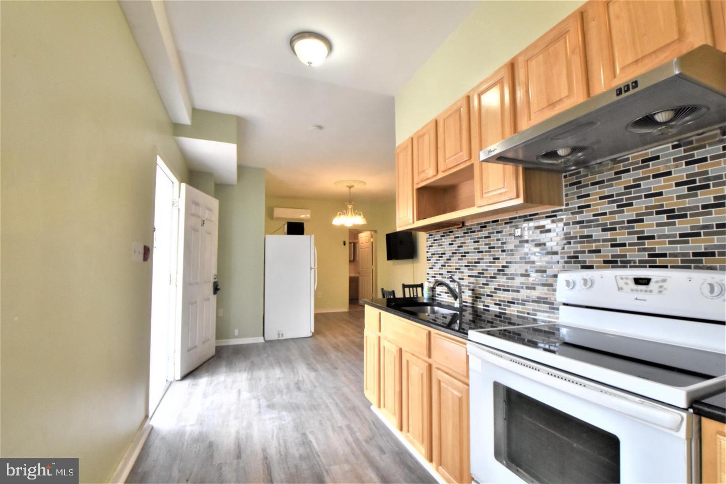 1224 SUMMER STREET 1