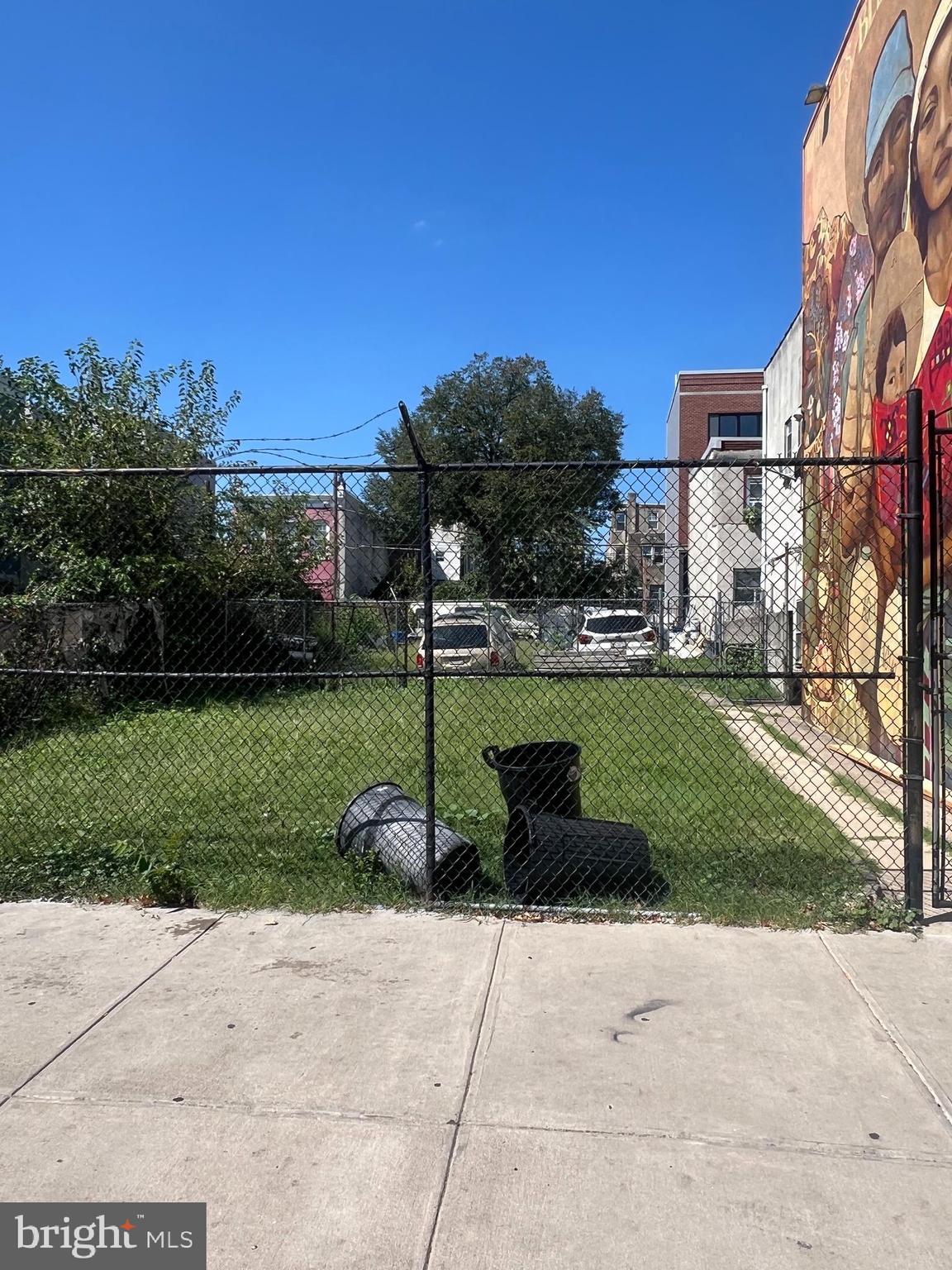 Incredible development opportunity !!! 2534 N Front St is street to street (18 X 109) with CMX-2 zoning. This address shares the same tax ID with 2543 N Hope St. 2534 N Front also available with the same dimensions ! Total being then 36 X 109 with package deal. So many options here with new construction and development in every direction !!