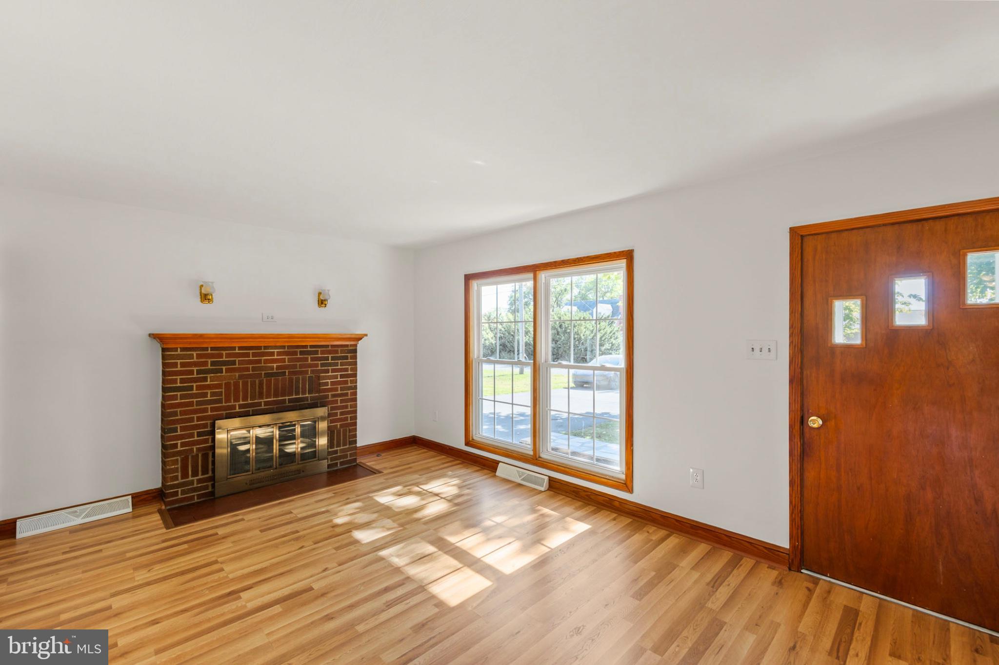 182 FRONT DRIVE