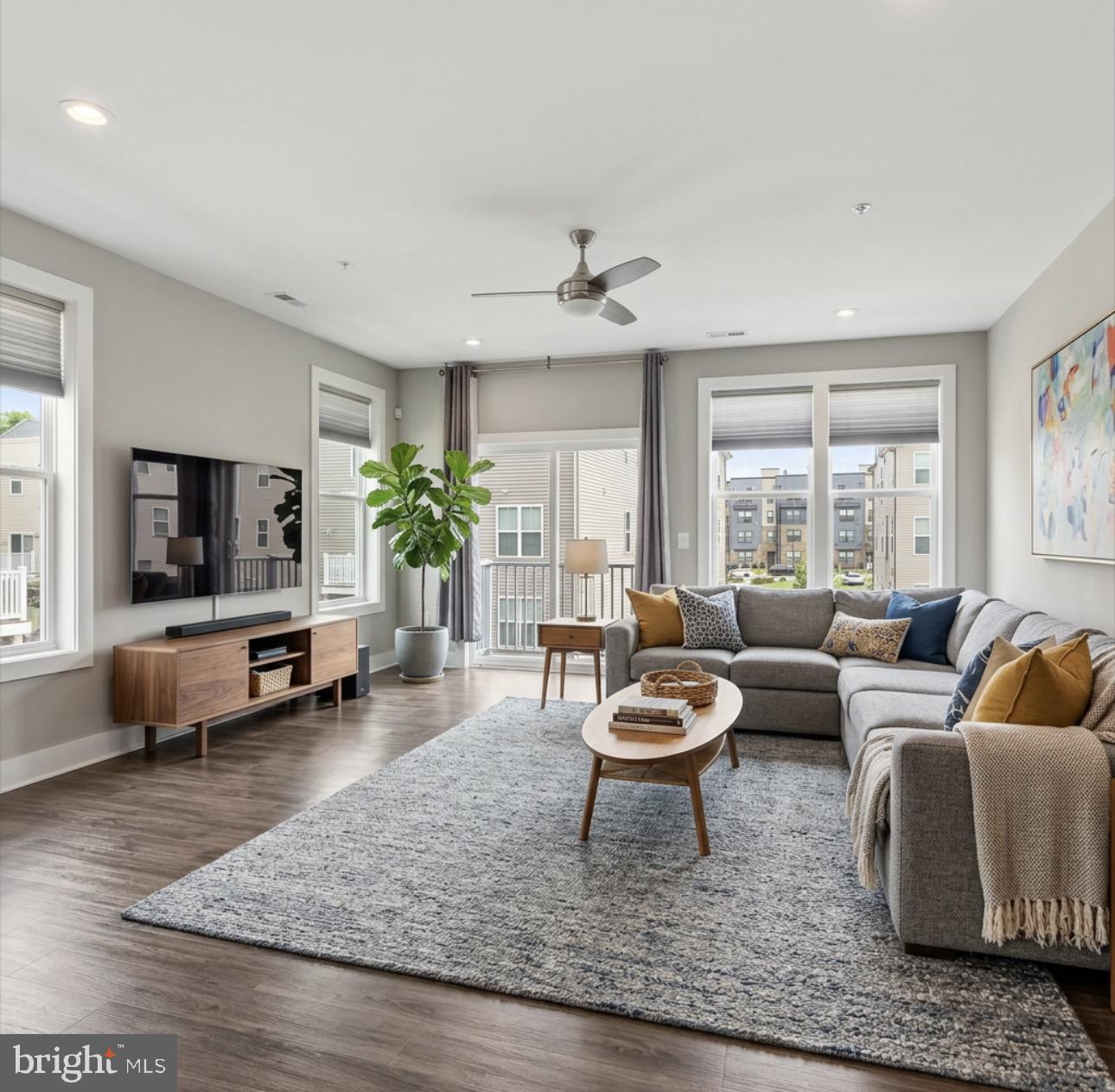 2626 LASSEN WALK B