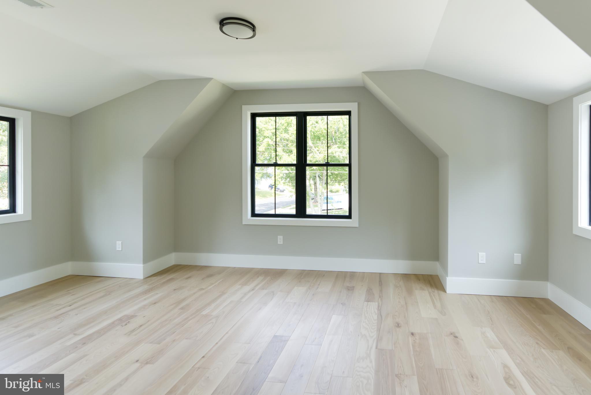 HAMPTONS OF MCLEAN - Residential