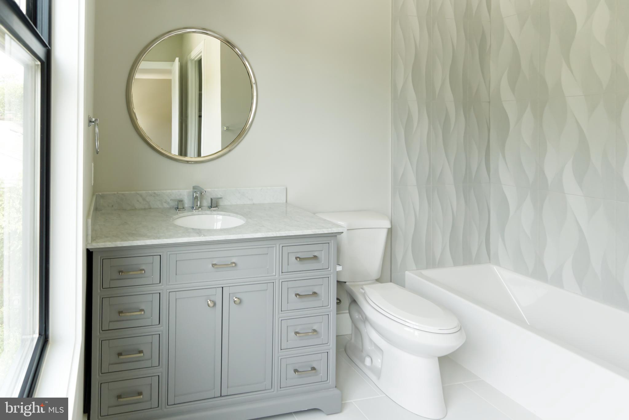 HAMPTONS OF MCLEAN - Residential