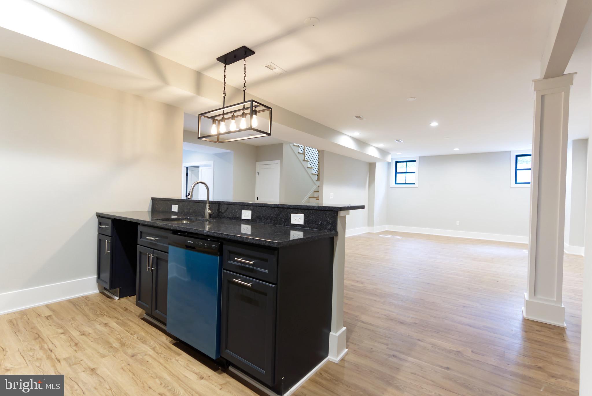 HAMPTONS OF MCLEAN - Residential