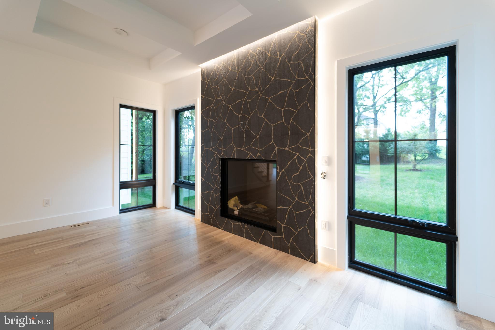 HAMPTONS OF MCLEAN - Residential