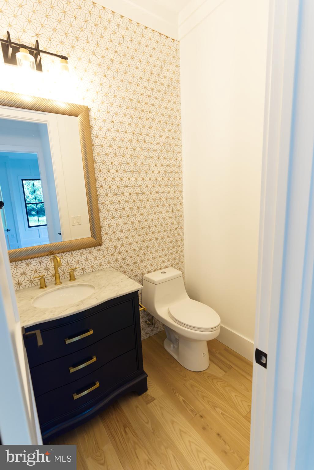 HAMPTONS OF MCLEAN - Residential