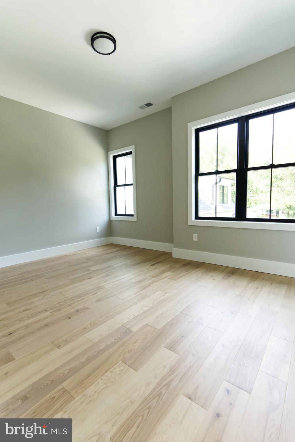 HAMPTONS OF MCLEAN - Residential