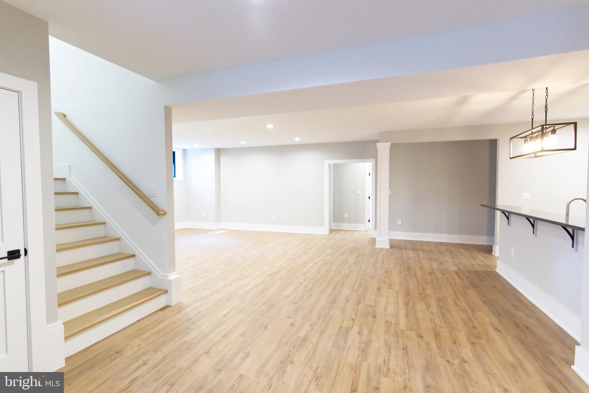 HAMPTONS OF MCLEAN - Residential