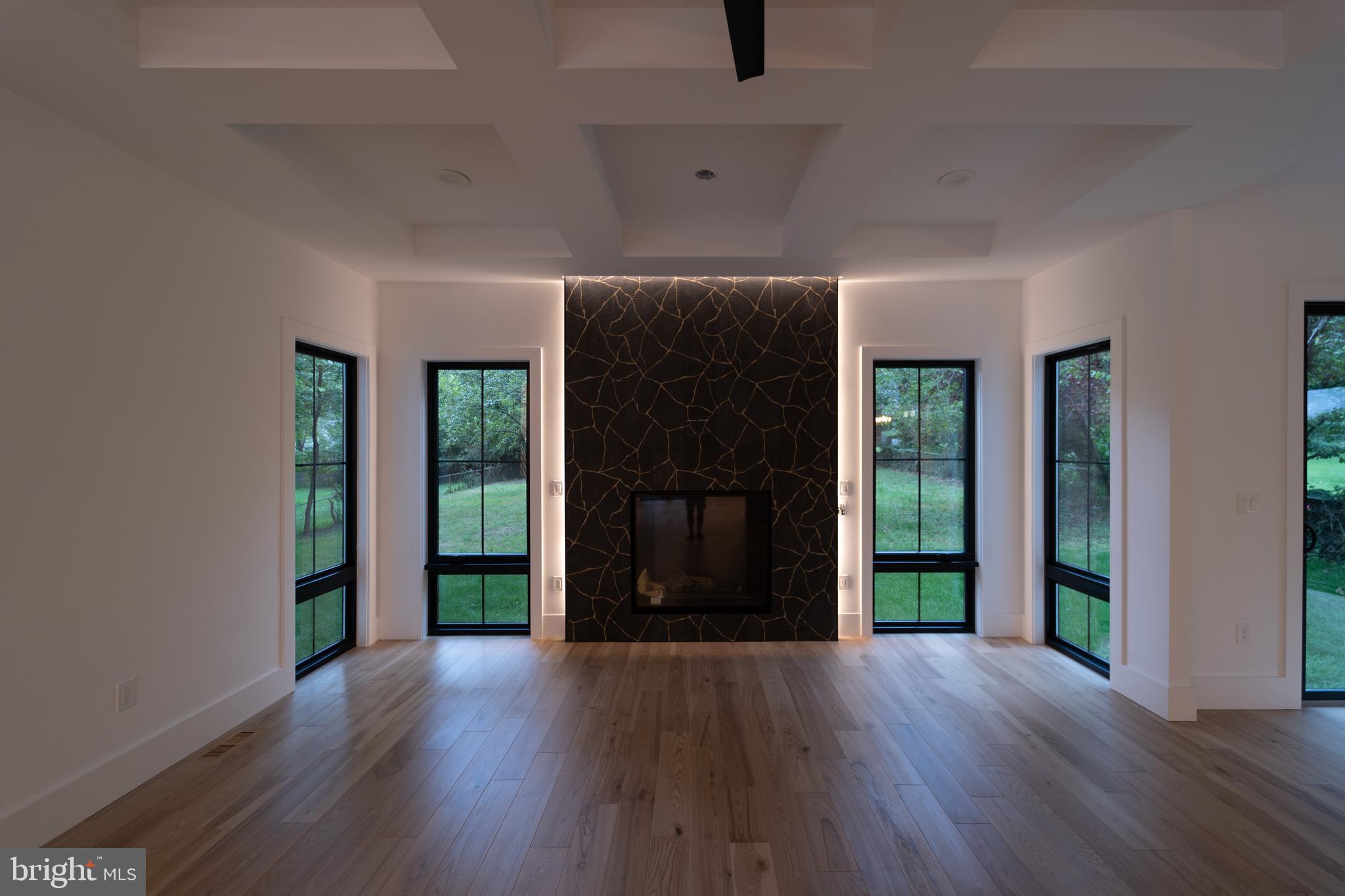 HAMPTONS OF MCLEAN - Residential