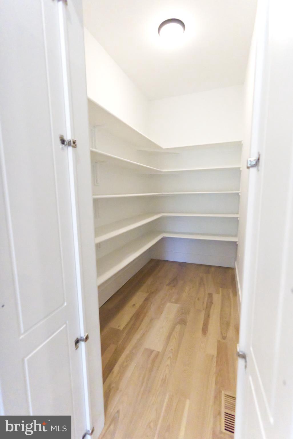 HAMPTONS OF MCLEAN - Residential