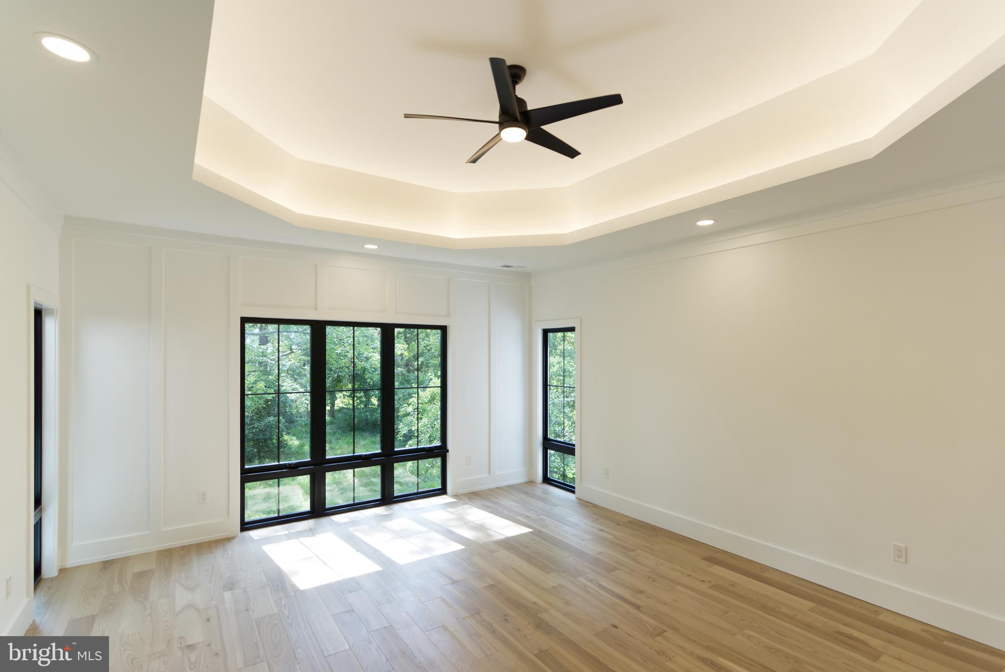 HAMPTONS OF MCLEAN - Residential