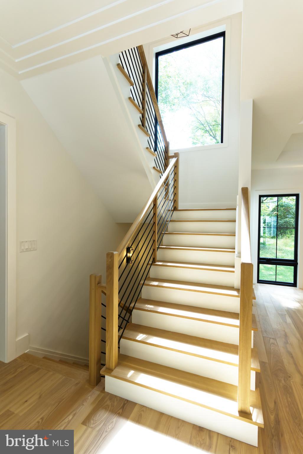 HAMPTONS OF MCLEAN - Residential