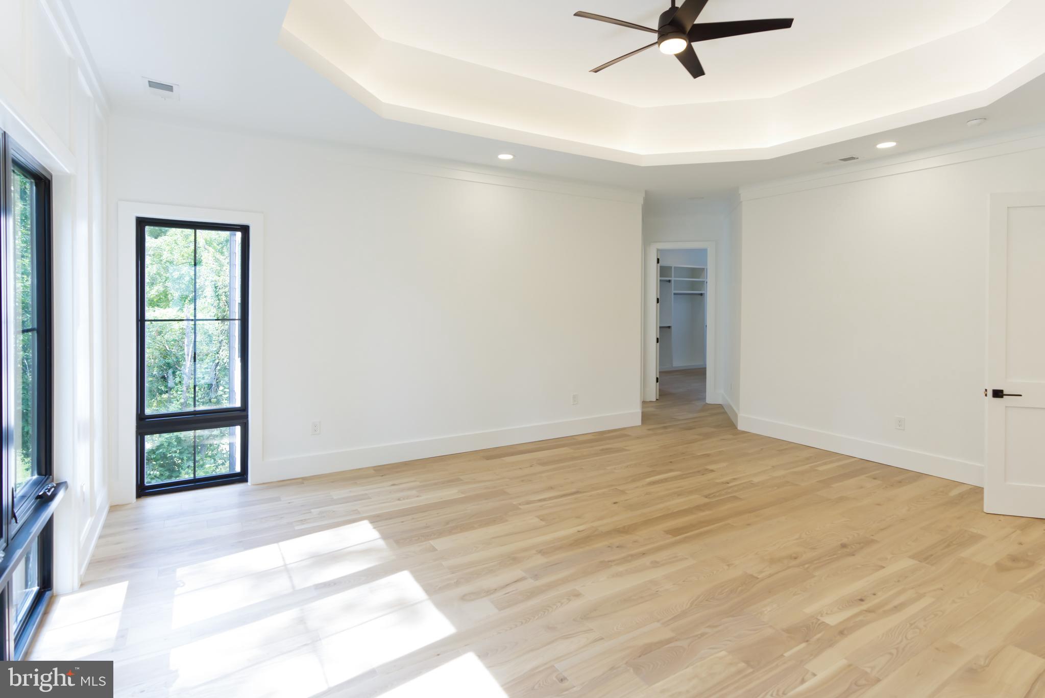 HAMPTONS OF MCLEAN - Residential