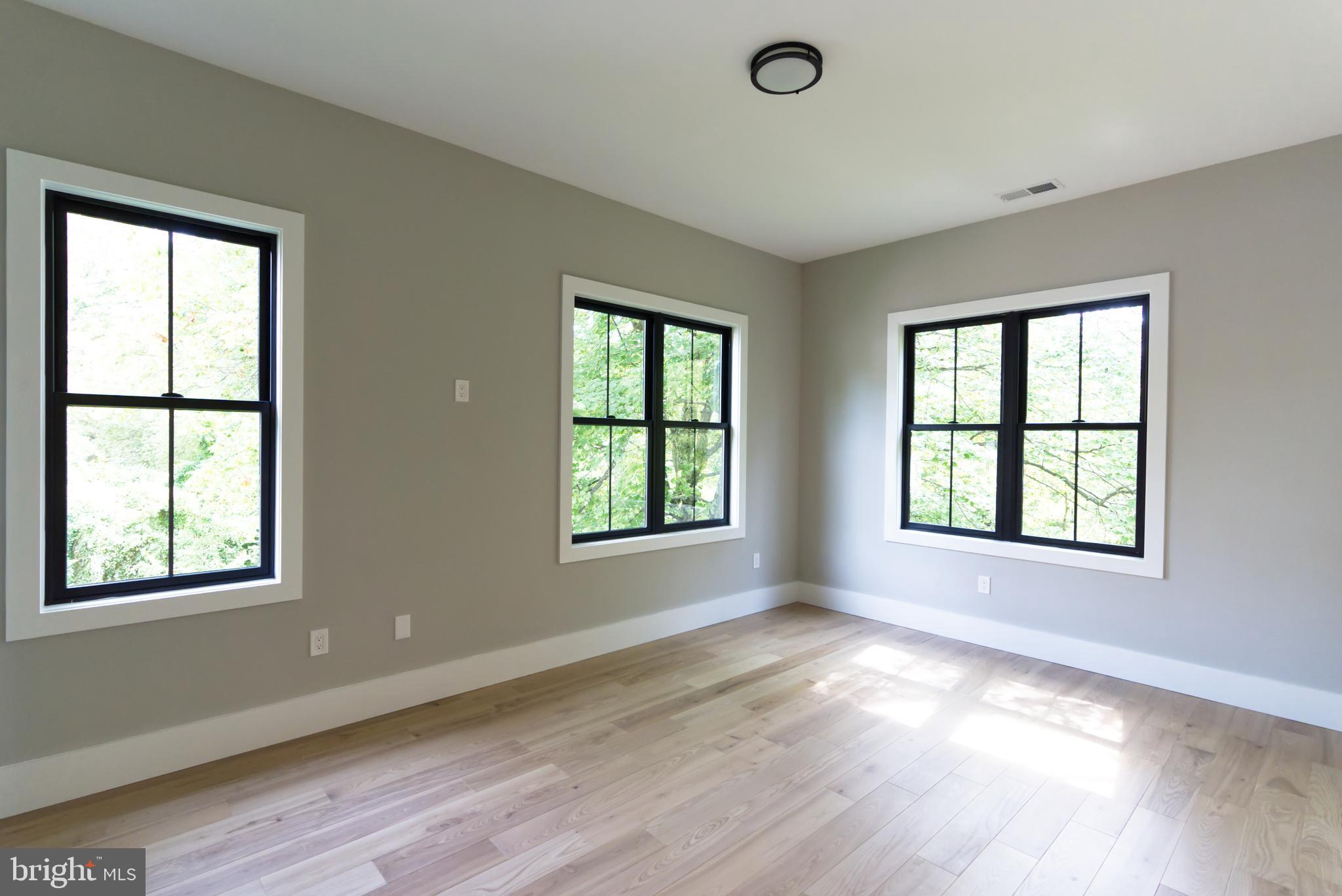 HAMPTONS OF MCLEAN - Residential