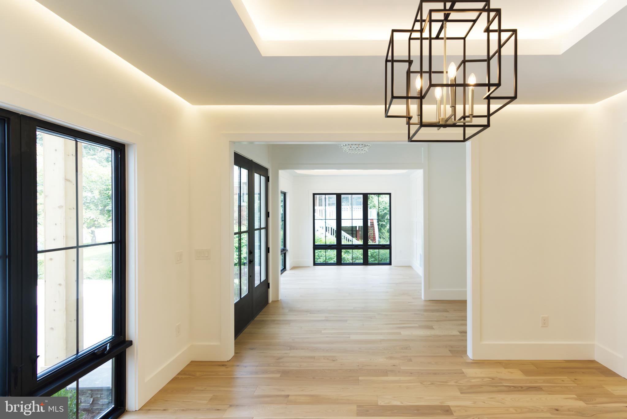 HAMPTONS OF MCLEAN - Residential