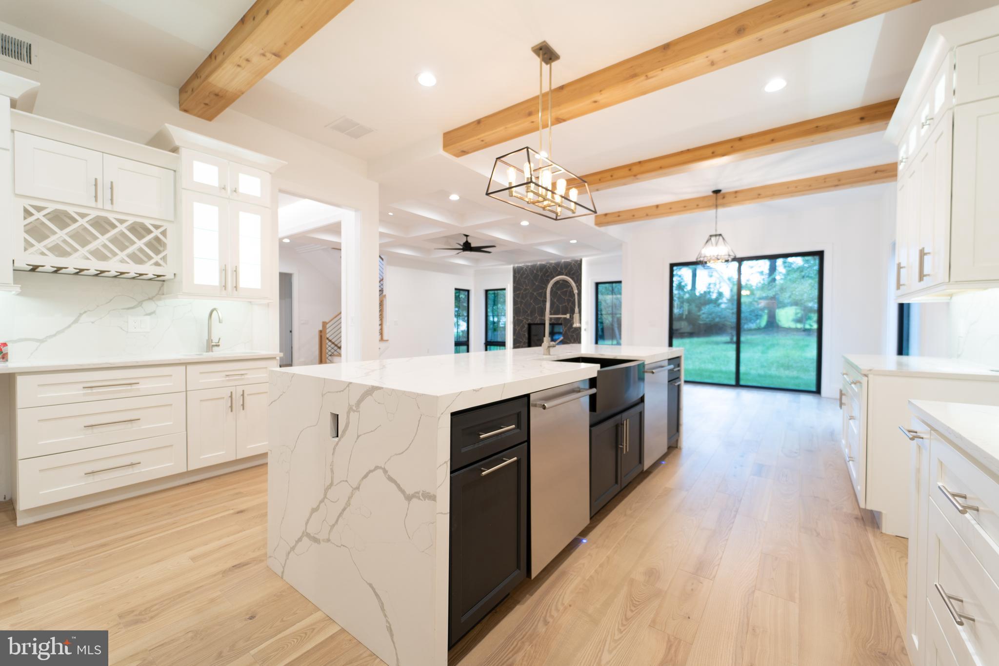 HAMPTONS OF MCLEAN - Residential