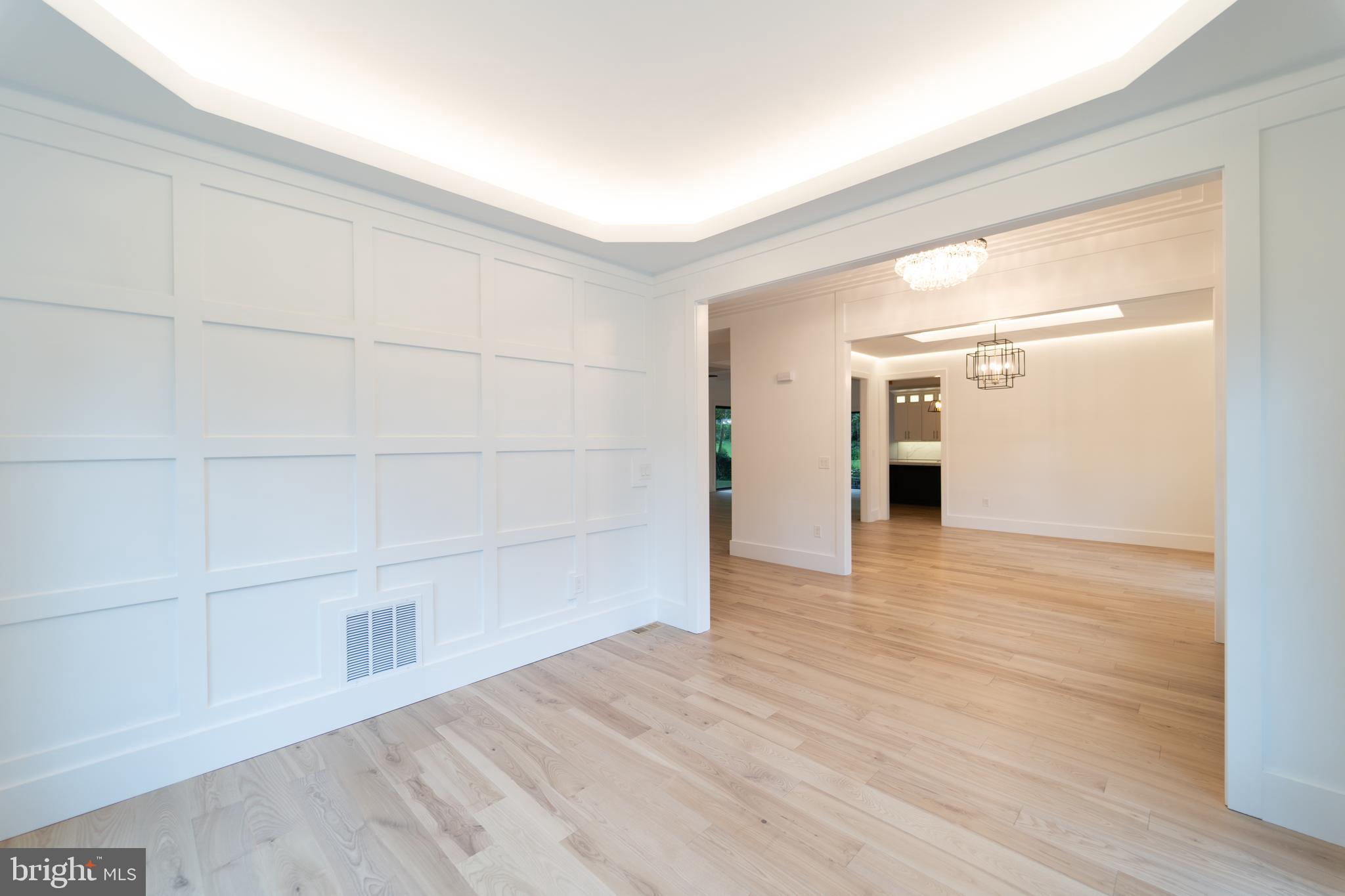 HAMPTONS OF MCLEAN - Residential