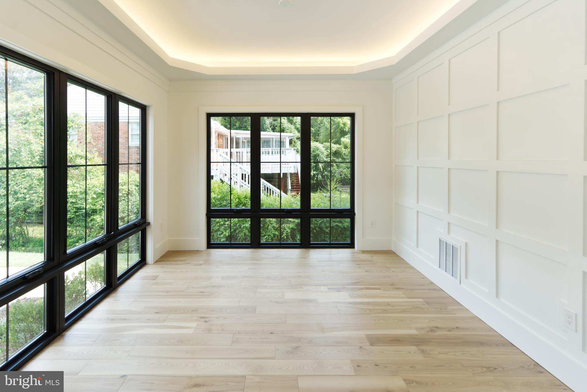 HAMPTONS OF MCLEAN - Residential