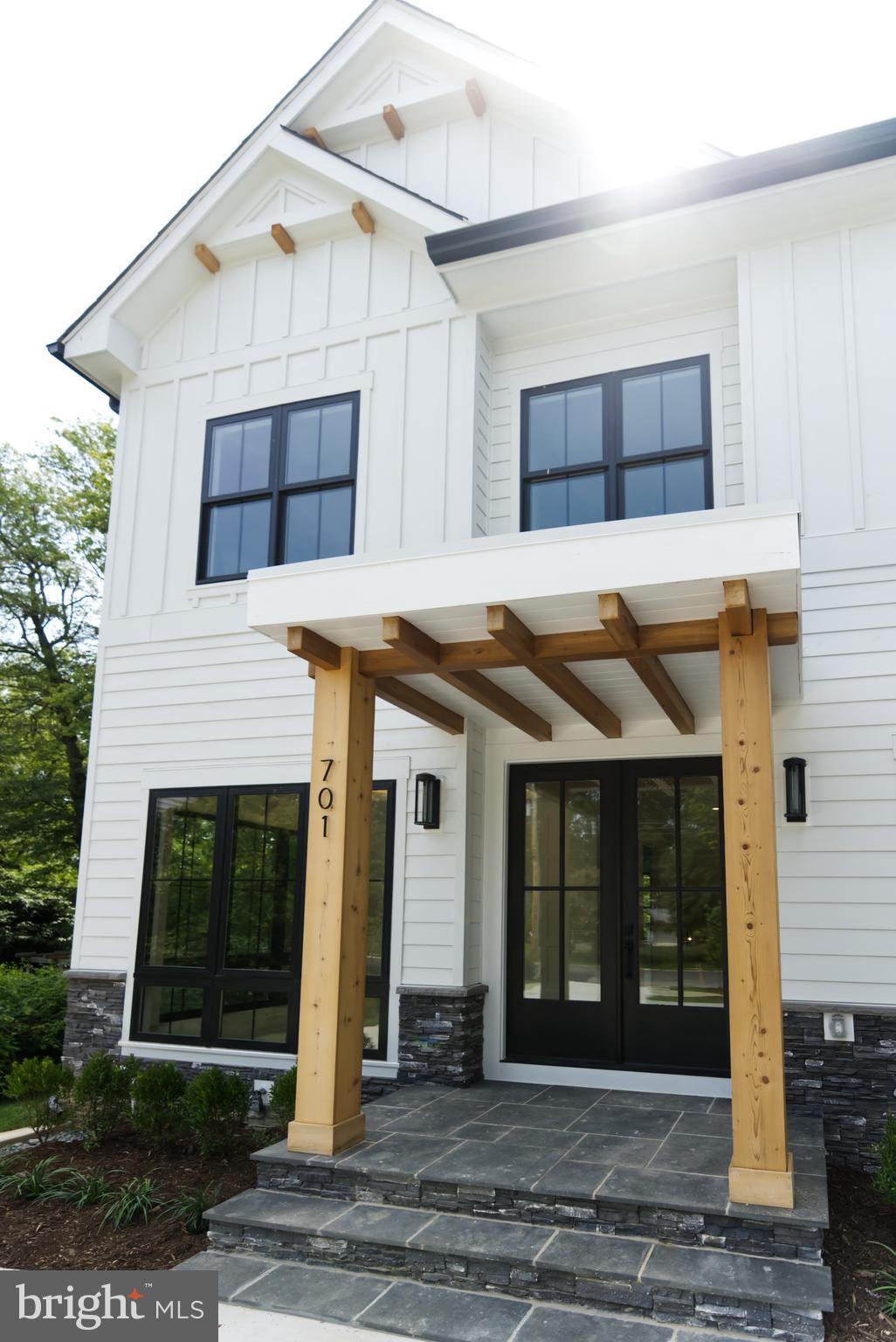 HAMPTONS OF MCLEAN - Residential