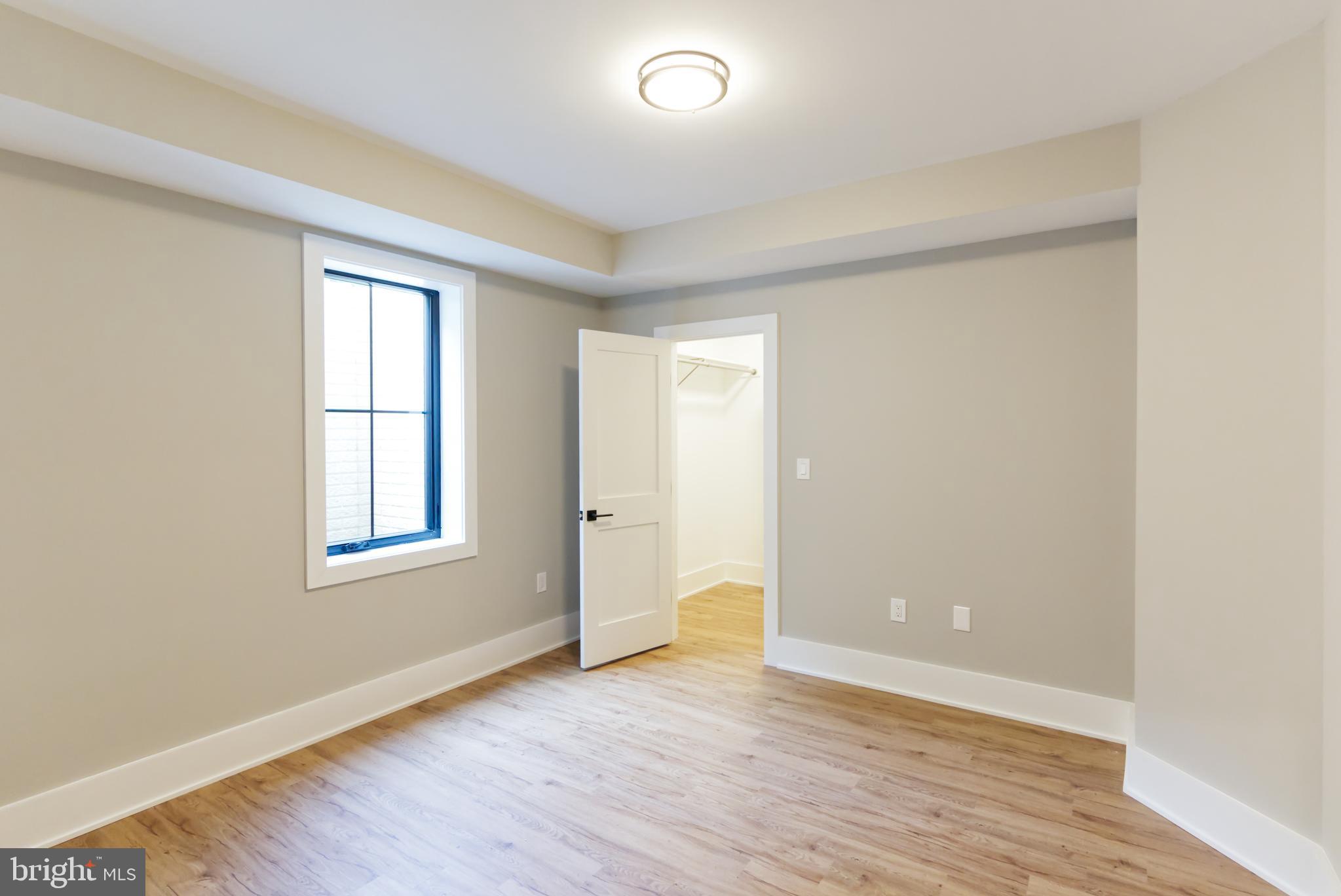 HAMPTONS OF MCLEAN - Residential