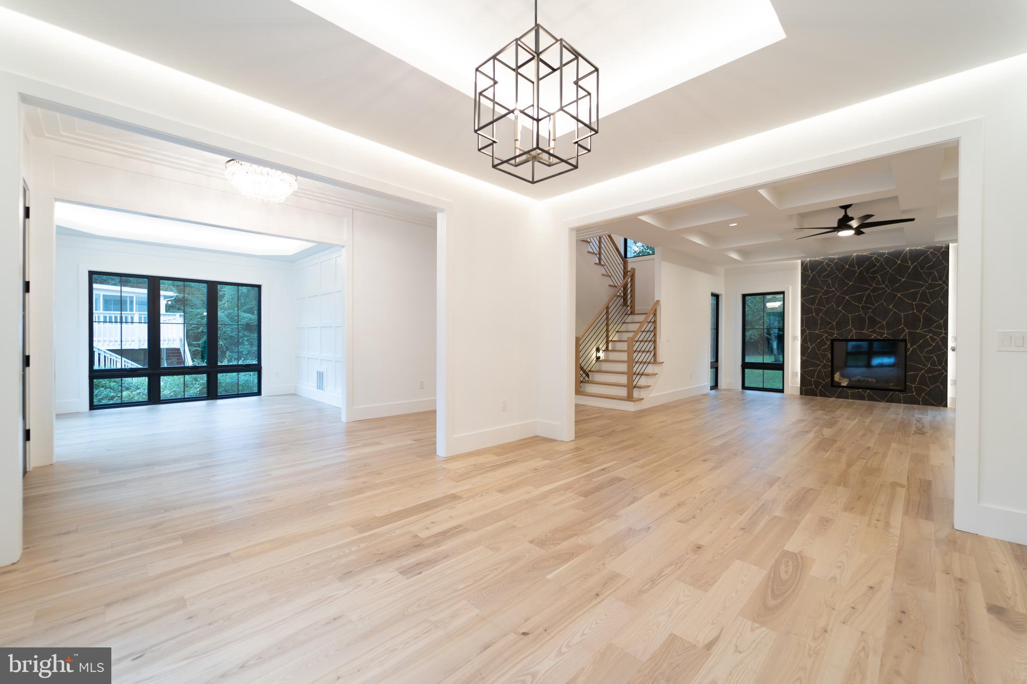 HAMPTONS OF MCLEAN - Residential