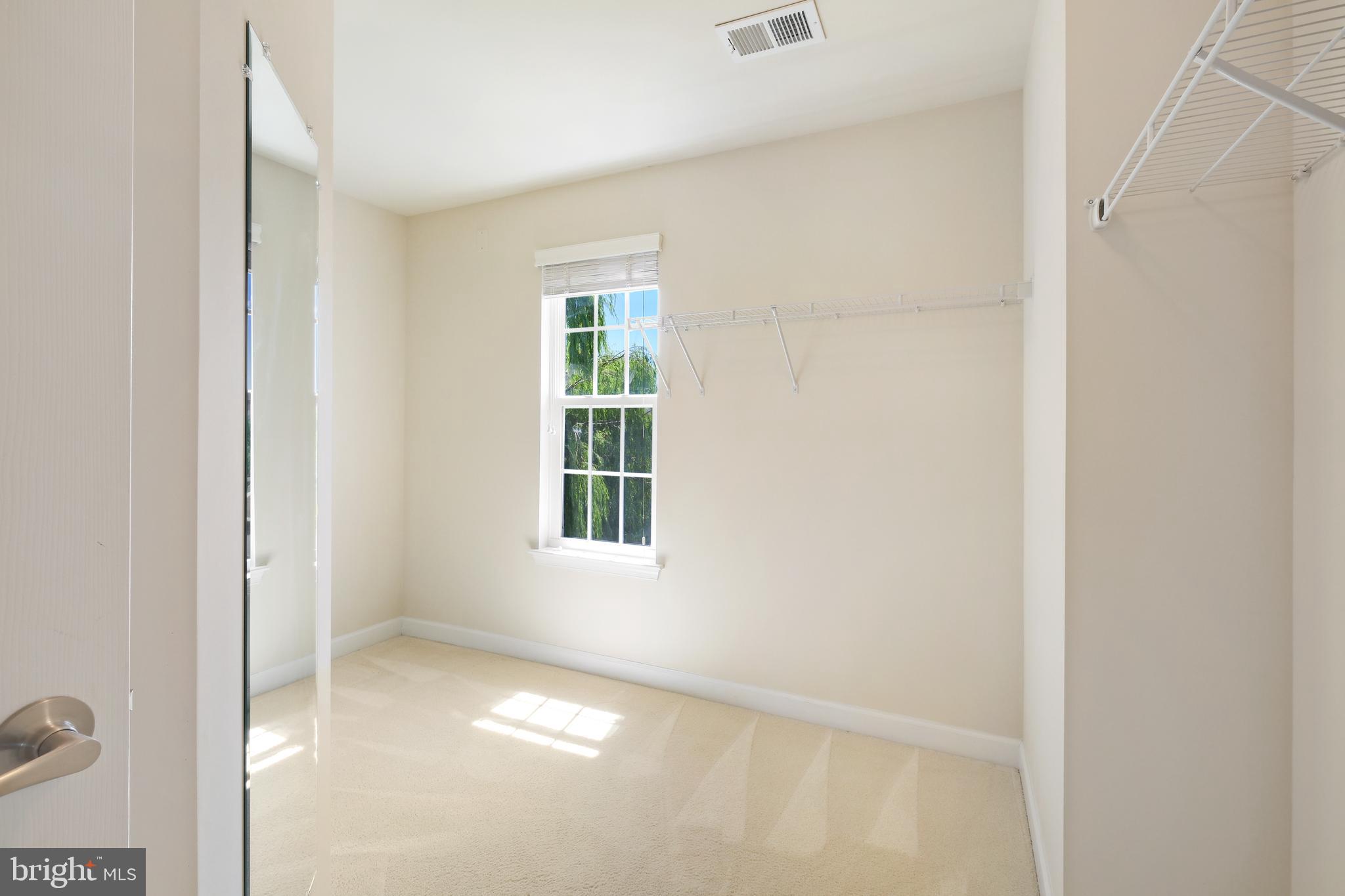 ADAMSTOWN COMMONS - Residential Lease